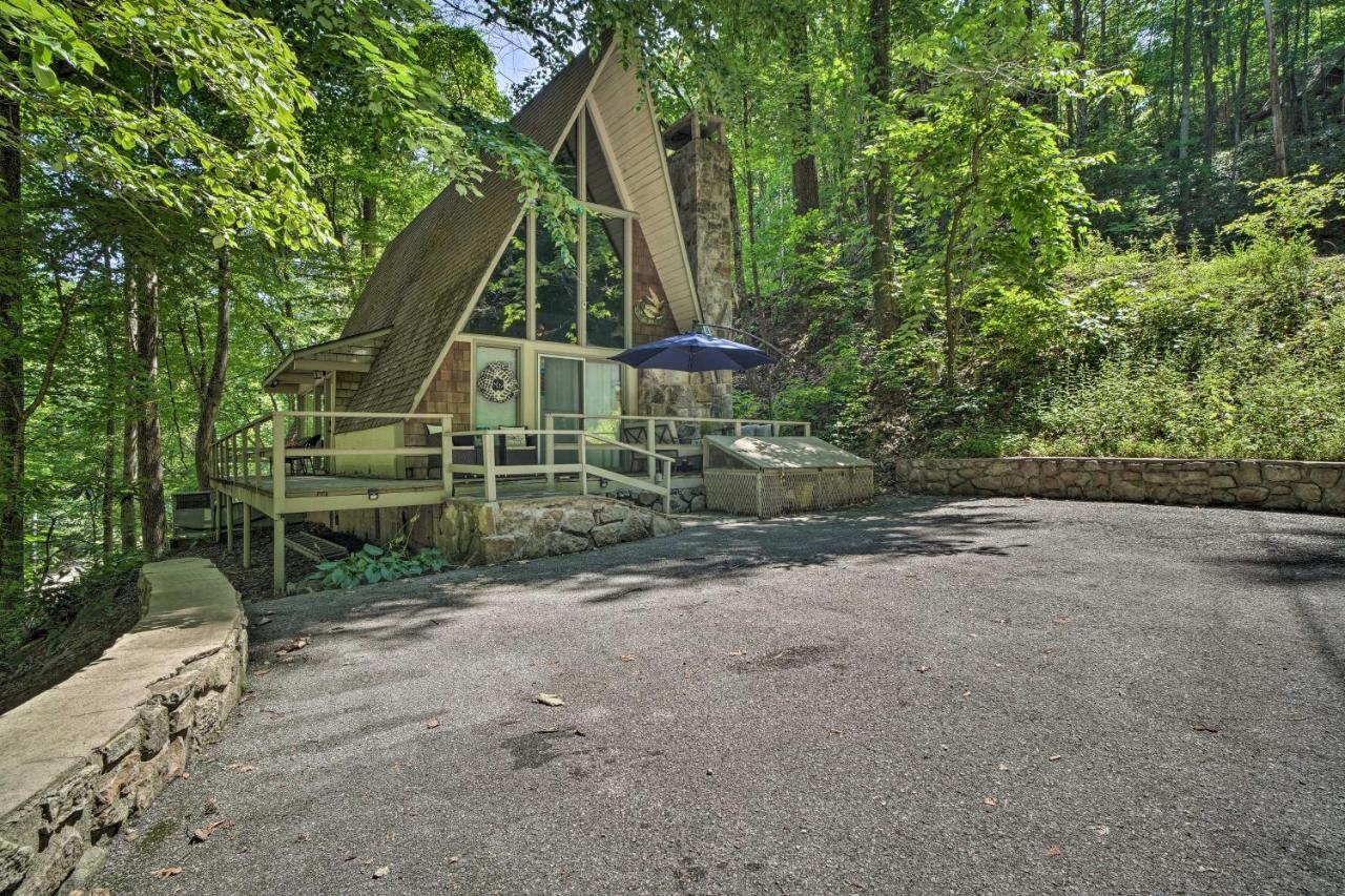 Snuggle Inn In The Heart Of Chalet Village! Gatlinburg Exterior photo